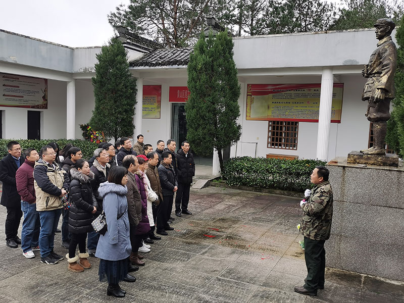 屯溪區(qū)委辦黨支部、屯溪城建投公司黨支部聯(lián)合開展主題黨日共建活動(dòng)