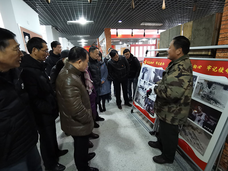 屯溪區(qū)委辦黨支部、屯溪城建投公司黨支部聯(lián)合開展主題黨日共建活動(dòng)