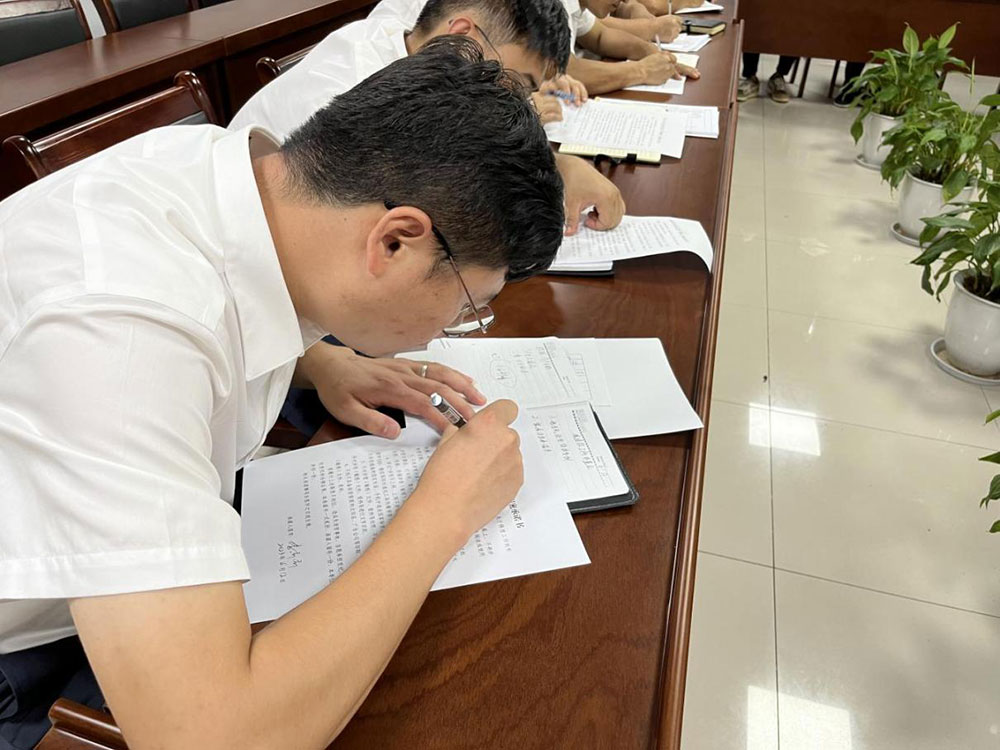 城建投公司召開全體員工大會暨安全生產(chǎn)、保密工作會議?